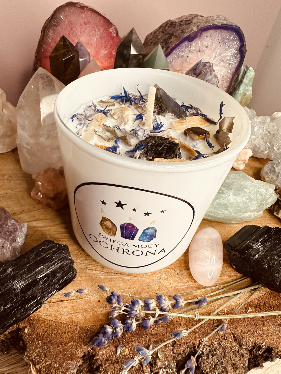 swieca-mocy-ochrona-w-bialym-szkle-1