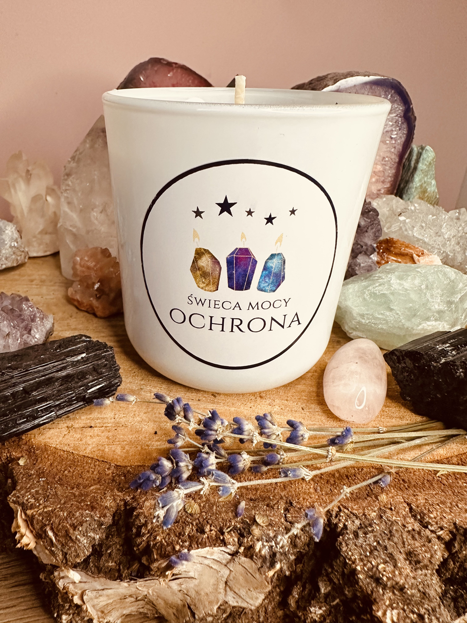 swieca-mocy-ochrona-w-bialym-szkle-2