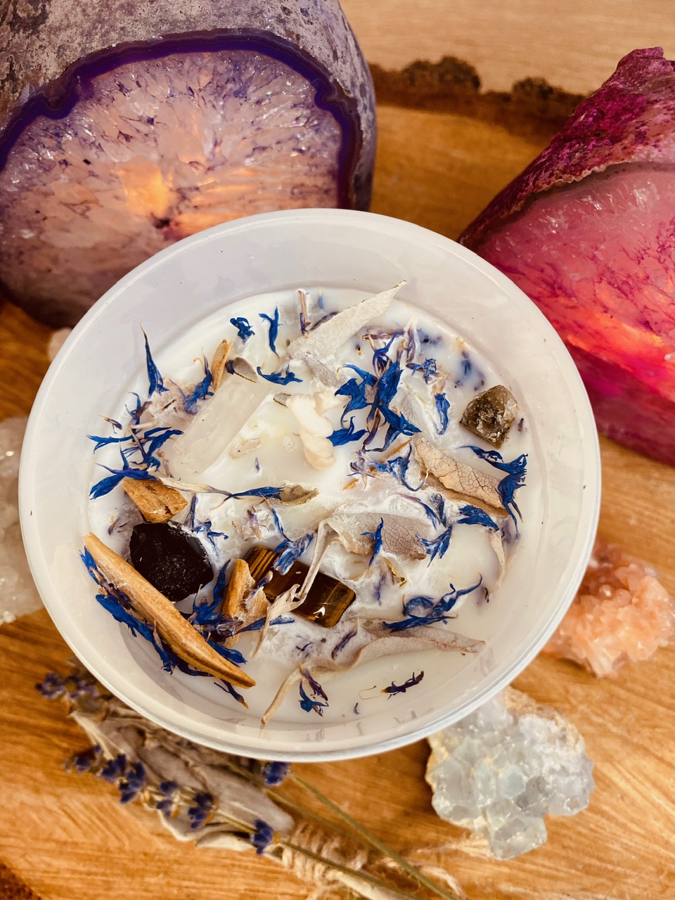 swieca-mocy-ochrona-w-bialym-szkle-3