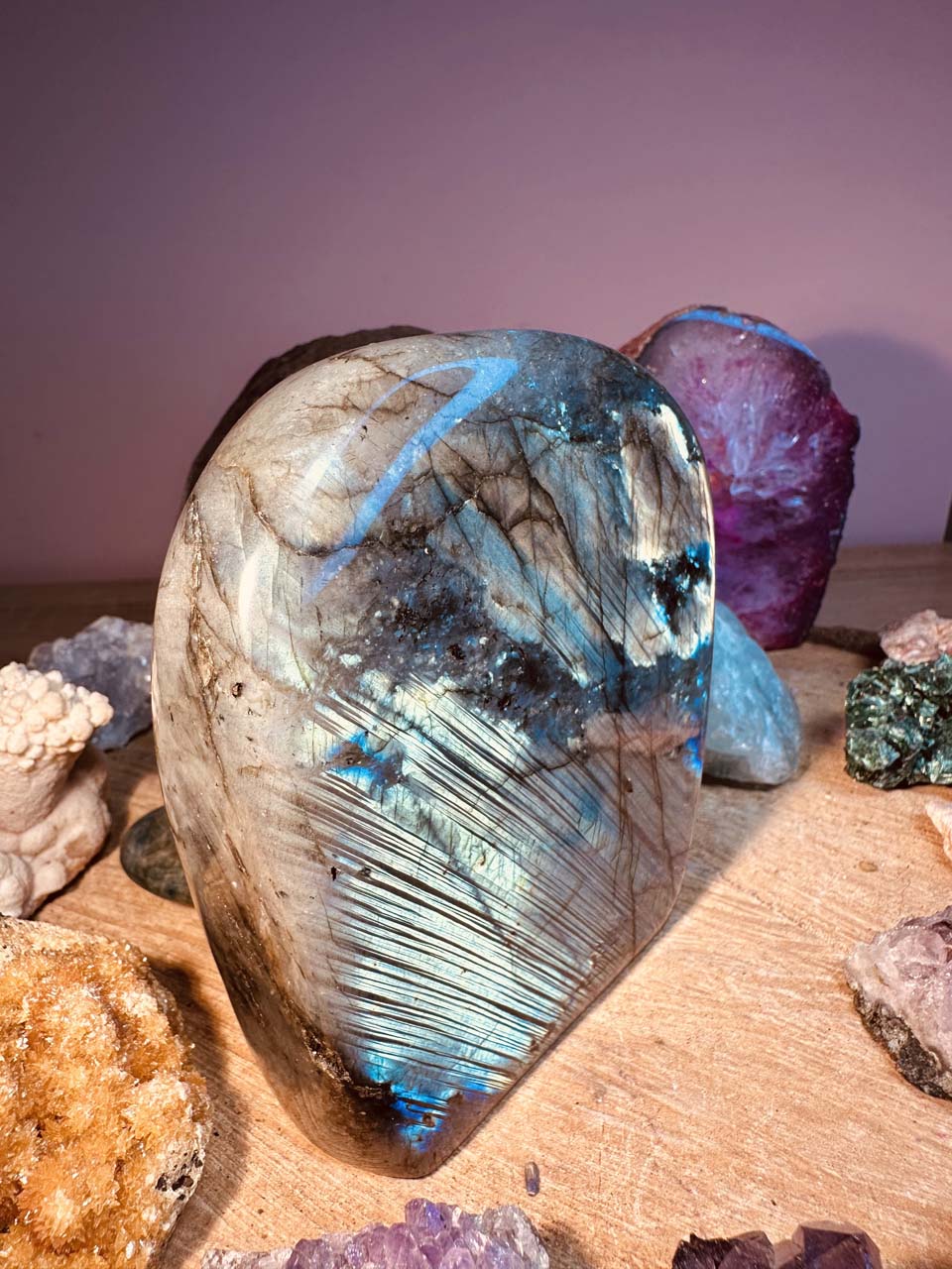 labradoryt-polerowany-kamieniemocy-nr1d