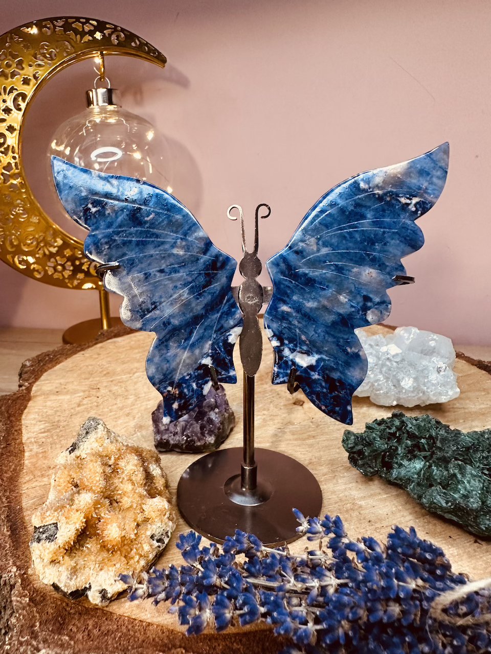 motyl-z-sodalitu-kamieniemocy-sodalit-nr-1a