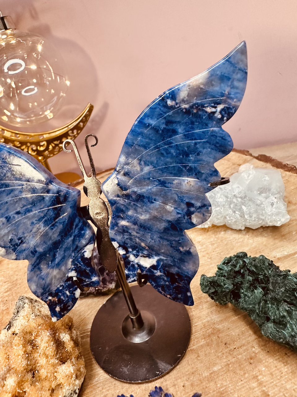motyl-z-sodalitu-kamieniemocy-sodalit-nr-1ad