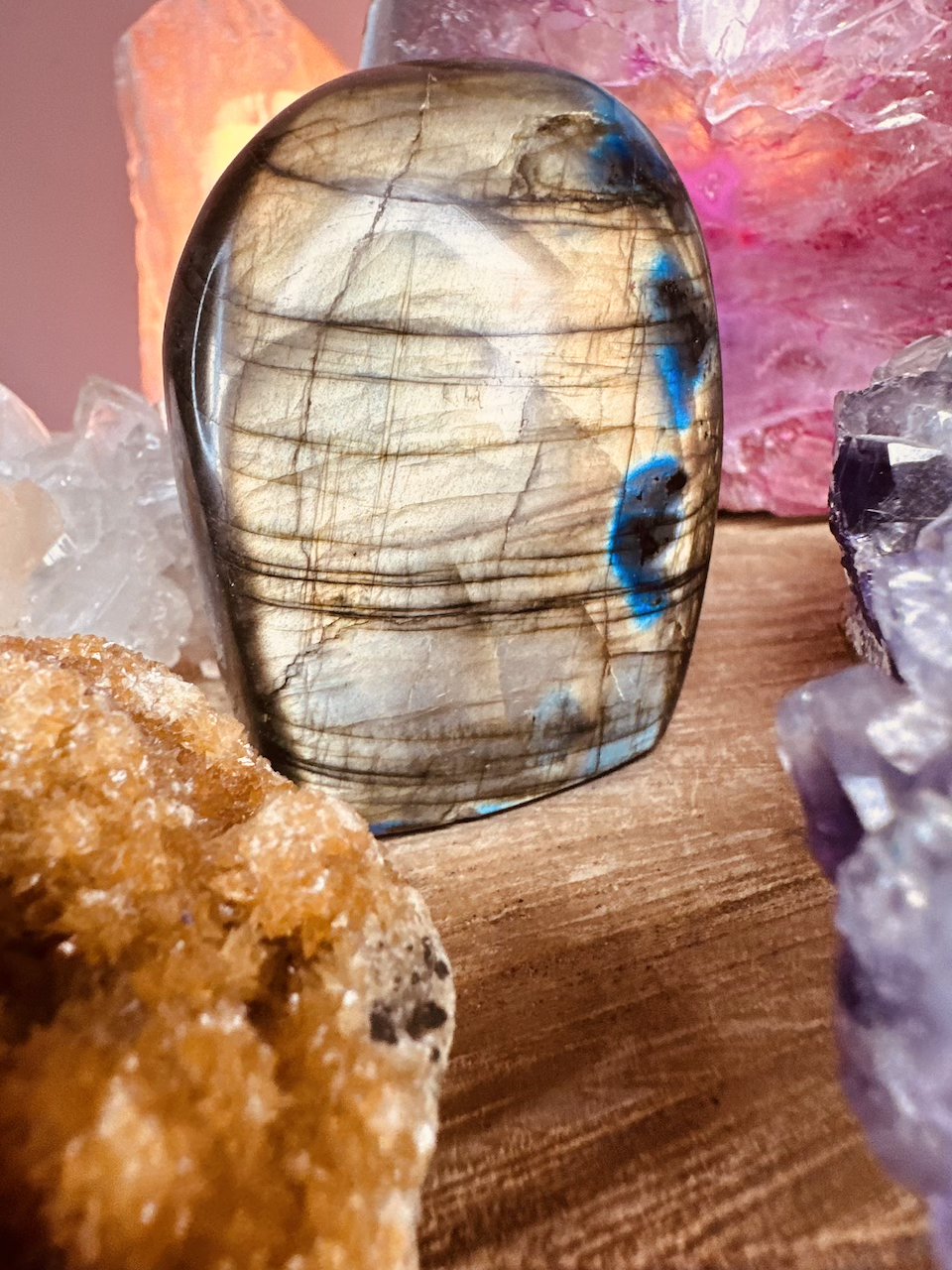 labradoryt-polerowany-kamieniemocy-nr-8a