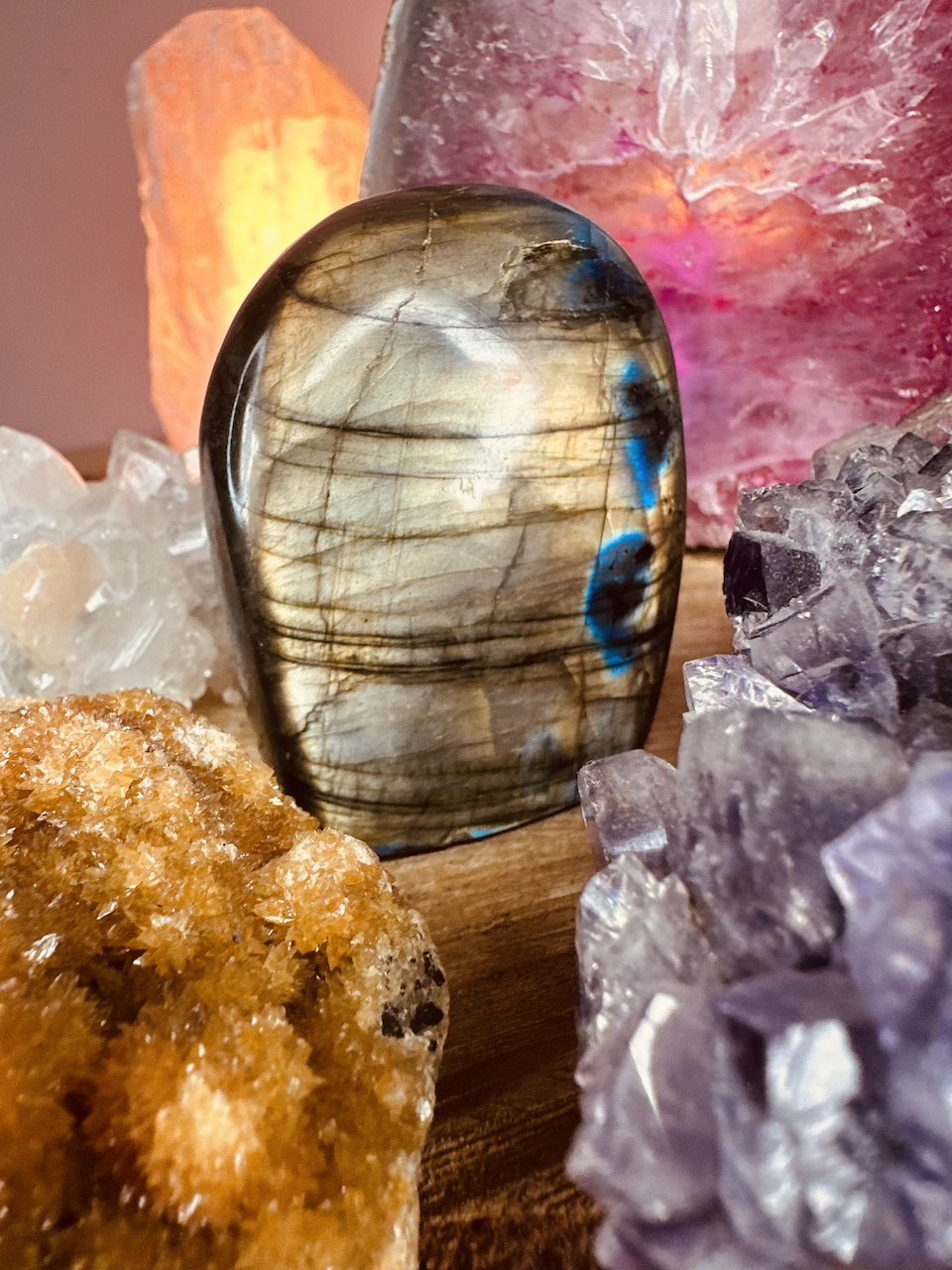 labradoryt-polerowany-kamieniemocy-nr-8b