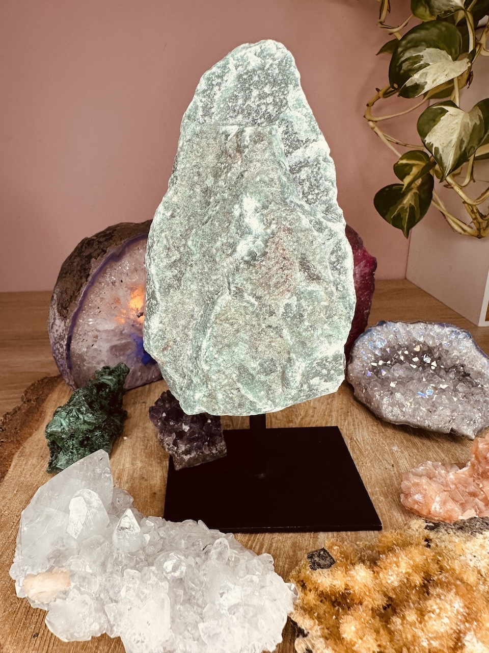 awenturyn-zielony-na-podstawce-kamieniemocy-nr-1