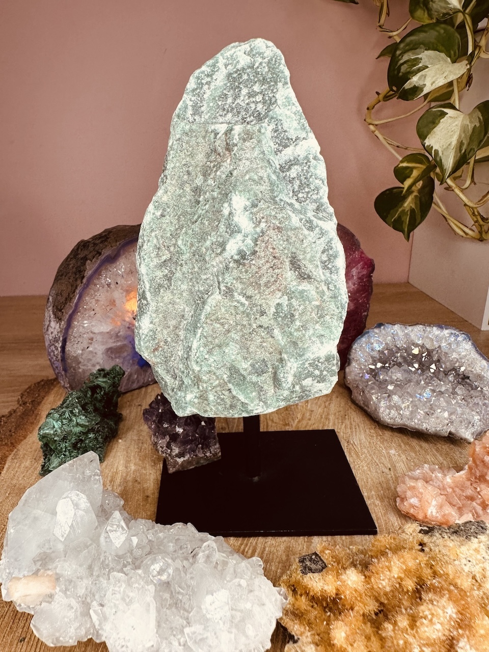 awenturyn-zielony-na-podstawce-kamieniemocy-nr-1a