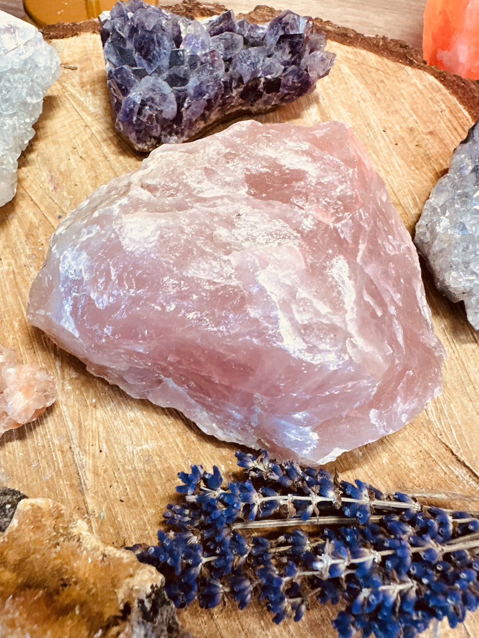 kwarc-różowy-surowy-minerał-kamieniemocy-nr-4a